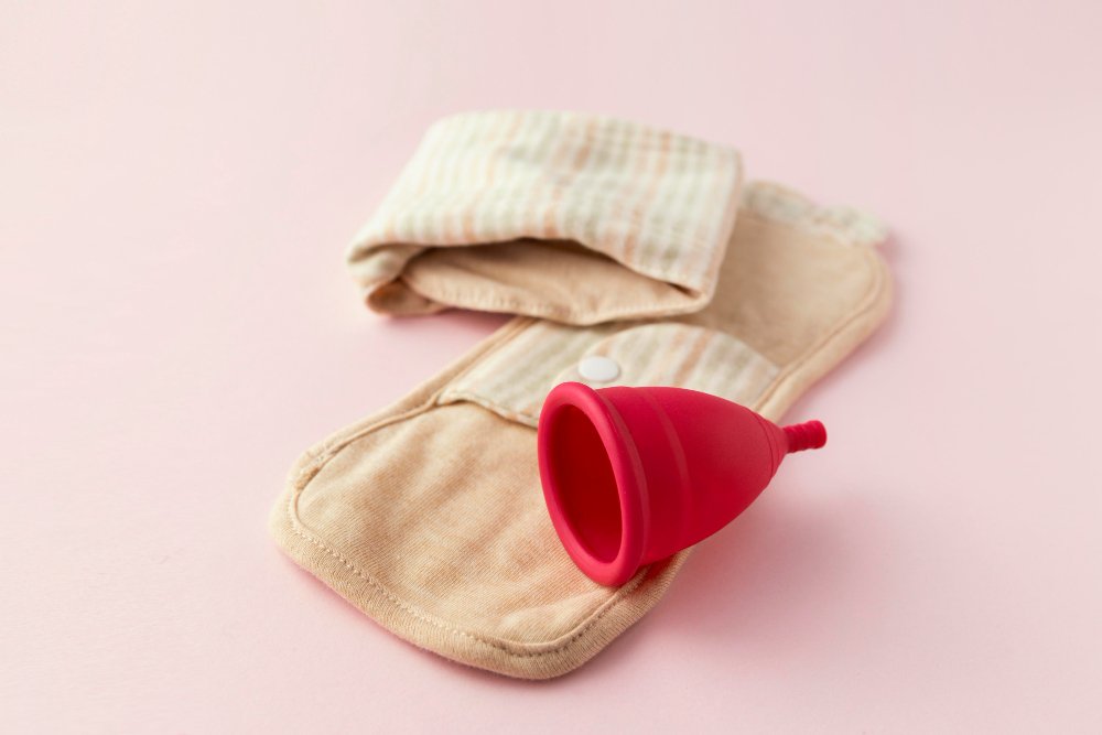 cup menstruelle sur u petit sac